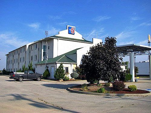 Motel 6-Dale, In Exterior photo